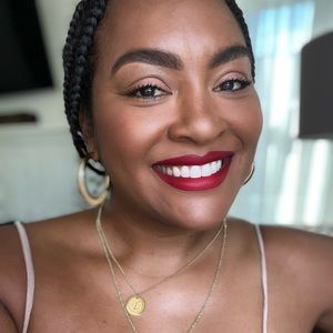 Meet your Posher, Leticia